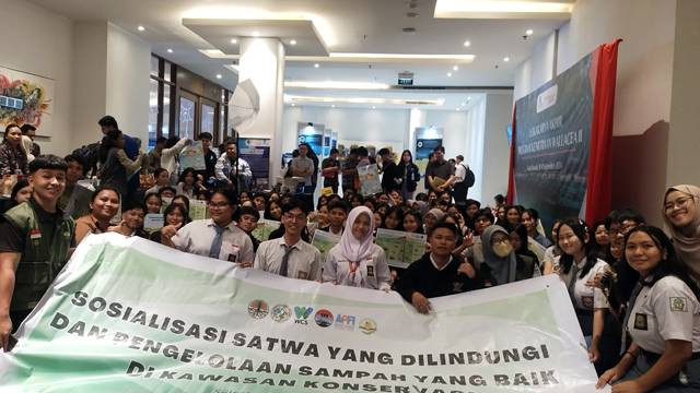 Peserta Lokakarya Akhir Program Kemitraan Wallacea kedua tahun 2024 di Kota Manado, Sulawesi Utara.