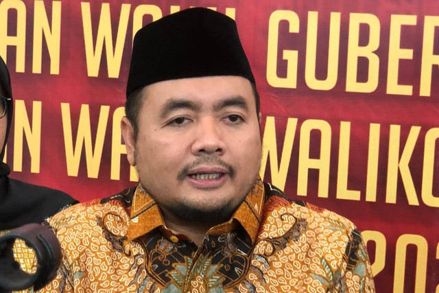 Ketua KPU RI Mochammad Afifuddin usai Rapat Koordinasi Penanganan Permasalahan Hukum dalam Penyelenggaraan Pemilihan Gubernur dan Wakil Gubernur, Bupati dan Wakil Bupati Serta Walikota dan Wakil Walikota di Wilayah Jawa Barat, Rabu (11/9/2024). Foto: Robby Bouceu/kumparan