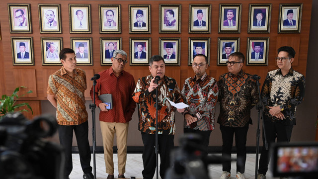 Ketua Pansel Calon Pimpinan dan Dewan Pengawas KPK Muhammad Yusuf Ateh menyampaikan keterangan pers di kantor Kementerian Sekretariat Negara, Jakarta, Rabu (11/9/2024). Foto: Sigid Kurniawan/ANTARA FOTO 