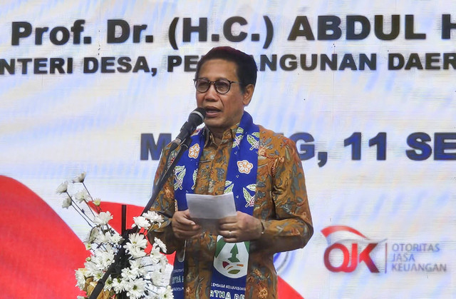 Menteri Desa, Pembangunan Daerah Tertinggal, dan Transmigrasi (Mendes PDTT), Abdul Halim Iskandar atau Gus Halim saat pidato acara peresmian PT. LKM Artha Desa Kabupaten Malang, Rabu (11/9/2024). Foto: Dok. Istimewa