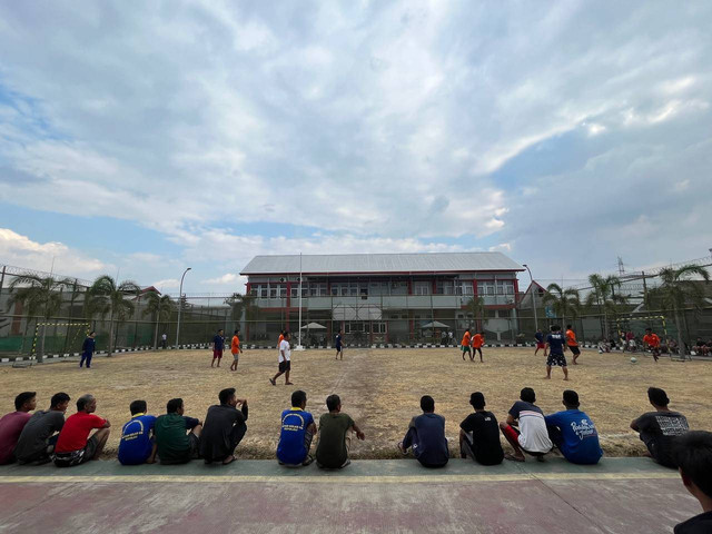 pertandingan sepak bola persahabatan antar kamar hunian rutan boyolali