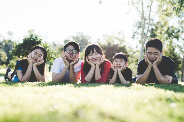 Photo by Pixabay from Pexels: https://www.pexels.com/photo/cute-family-picture-160994/