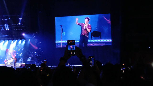 Bruno Mars sukses menggelar konser hari pertama di Stadion JIS, Jakarta Utara, Rabu (11/9/2024). Foto: Iqbal Firdaus/kumparan