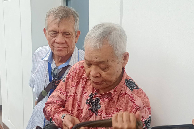 Ahli Hukum Pidana Universitas Katolik Parahyangan Djisman Samosir menjadi saksi di Sidang Pembunuhan Dante, Kamis (12/9/2024). Foto: Aprilandika Pratama/kumparan