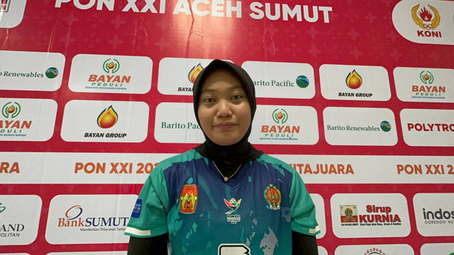 Latifa Nisa, atlet voli asal Yogyakarta di Sport Center Sumatera Utara, Deli Serdang, Kamis (12/9/2024). Foto: Tri Vosa/kumparan