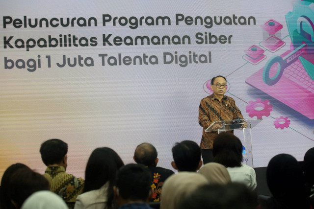 Menteri Komunikasi dan Informatika (Menkominfo) Budi Arie Setiadi memberikan sambutan saat Peluncuran Program Penguatan Kapabilitas Keamanan Siber bagi Satu Jua Talenta Digital di Kantor Kemenkominfo, Jakarta, Kamis (12/9/2024). Foto: Muhammad Iqbal/ANTARA FOTO