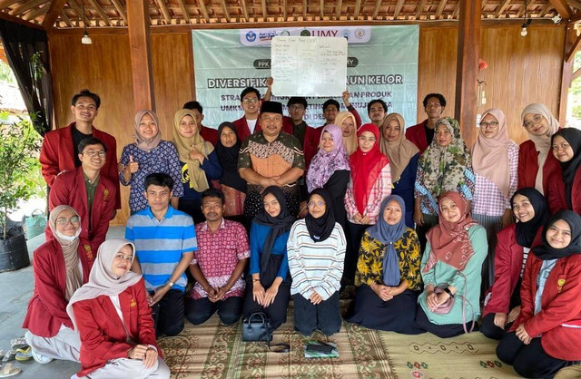 Sesi Foto Bersama dengan Peserta Workshop Keuangan