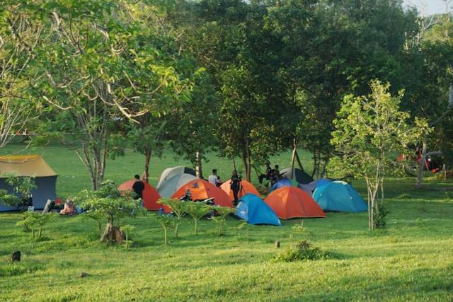 Telaga Bedakah yang Viral di Media Sosial. Foto Hanya Ilustrasi Bukan Tempat Sebenarnya. Sumber Foto: Unsplash.com/M. Zakiyuddin Munziri