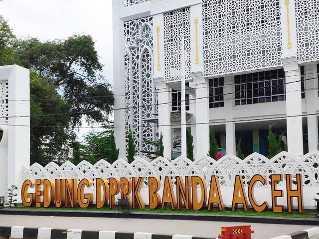 (Gedung DPRK Banda Aceh. Foto: Am Shal)