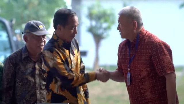 Jokowi dan Aguan saat peresmian Swissotel Nusantara di IKN. Foto: YouTube/Sekretariat Presiden