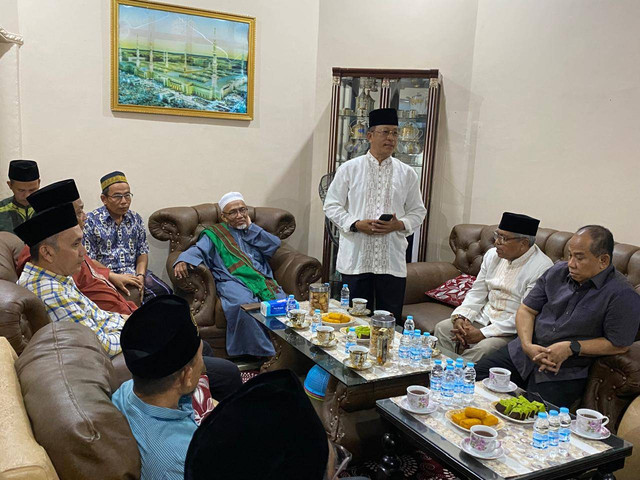 Bakal Calon Wakil Gubernur Kalbar, Didi Haryono saat berkunjung ke Pondok Pesantren Ushuluddin Singkawang. Foto: Yulia Ramadhiyanti/Hi!Pontianak