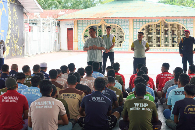 Karutan Dumai menyapa warga binaan.