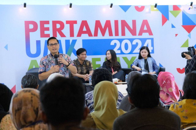 Pertamina New UMK Academy 2024 meraih penghargaan dari Marketeers Editor’s Choice untuk kategori SME Enabler Program of The Year. Foto: dok. Pertamina