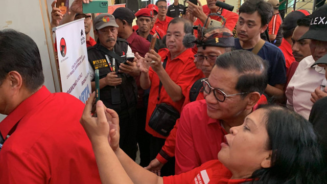 Bakal calon gubernur Jakarta, Pramono Anung di DPC PDIP Jakarta Selatan, Cilandak, Sabtu (14/9/2024). Foto: Luthfi Humam/kumparan