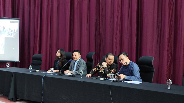 Jumpa pers tim kuasa hukum Binus terkait kasus dugaan perundungan dan kekerasan seksual di SMA Binus Simprug, Jakarta Selatan, Sabtu (14/9). Foto: Jonathan Devin/kumparan