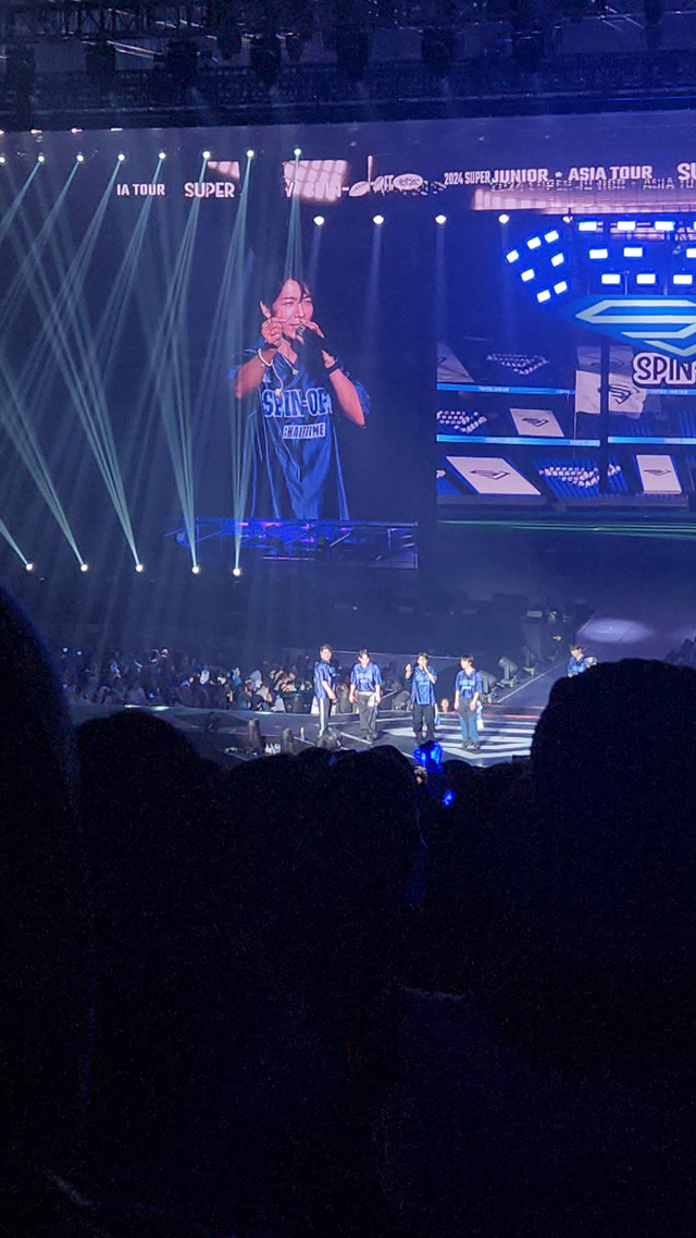  Penampilan Super Junior di konser  (Super Show Spin-Off: Halftime) in Jakarta yang digelar di BCIS Ancol, Sabtu (14/9). Foto: Ela Nurlaela/kumparan