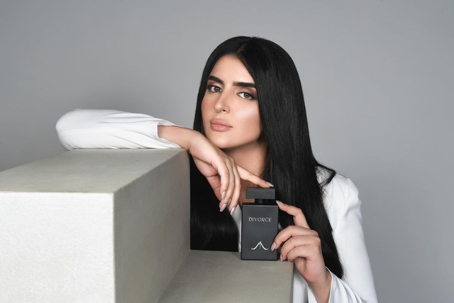 Putri Dubai, Sheikha Mahra merilis parfum bernama "Divorce" setelah umumkan perceraian lewat Instagram. Foto: Instagram @hhshmahra