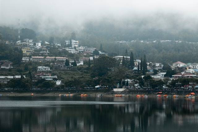 Rute Telaga Sarangan dari Madiun. Sumber: Unsplash/Ilham Abitama