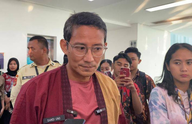 Sandiaga Uno usai melakukan perpisahan bersama ratusan mahasiswa Poltekpar Pariwisata Palembang, Foto : Abdullah Toriq/Urban Id