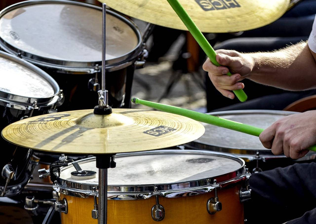 Ilustrasi cara main drum elektrik, Foto: Pixabay/aszak