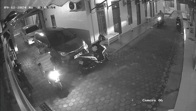 Motor Honda Scoopy Sporty berwarna silver hitam BE 2313 AHS hilang di parkiran kos-kosan Jalan Gatot Subroto, Tanjung Gading, Kedamaian, Bandar Lampung. | Foto: Dok Istimewa