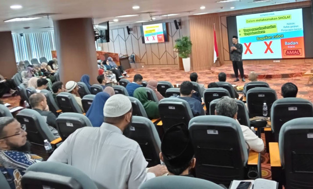 Parenthink Academy, sebuah seminar yang dirancang untuk membahas solusi pendidikan lestari yang relevan dari masa Rasulullah hingga era modern.