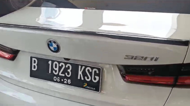 Mobil BMW 320i yang membawa Kaesang. Dok: Ist.