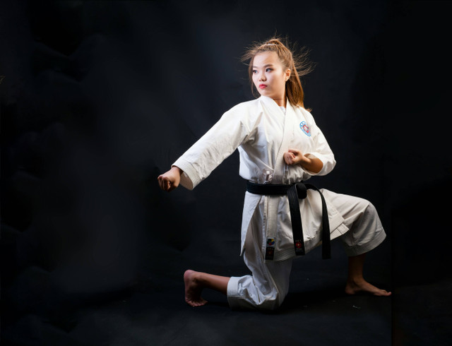 Ilustrasi Cara Memakai Sabuk Karate, Foto: Unsplash/Thao LEE