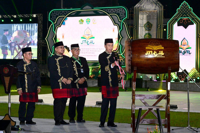 Gambar 1 : Presiden Jokowi membuka MTQ Nasional ke-30 di Samarinda, Kalimantan Timur, pada 8 September 2024. Sumber: BPMI Setpres/Muchlis Jr