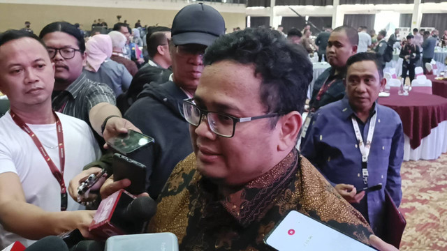 Ketua Bawaslu, Rahmat Bagja saat diwawancarai wartawan di Ecovention Ancol, Jakarta Utara, Selasa (17/9/2024). Foto: Fadlan Nuril Fahmi/kumparan