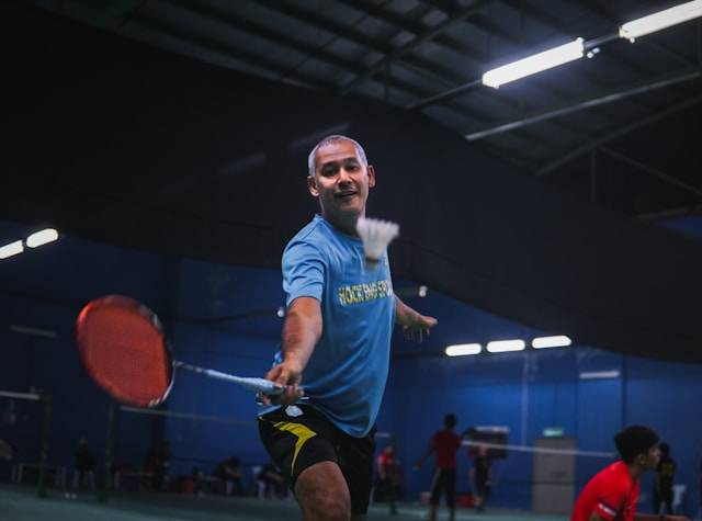 Ilustrasi Rekomendasi Senar Raket Badminton Terbaik, Unsplash/Muktasim Azlan