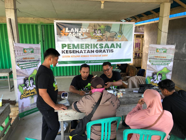 Program kesehatan gratis yang dilakukan 'Gerak Bersama Mu' di Kubu Raya. Foto: Dok. Istimewa