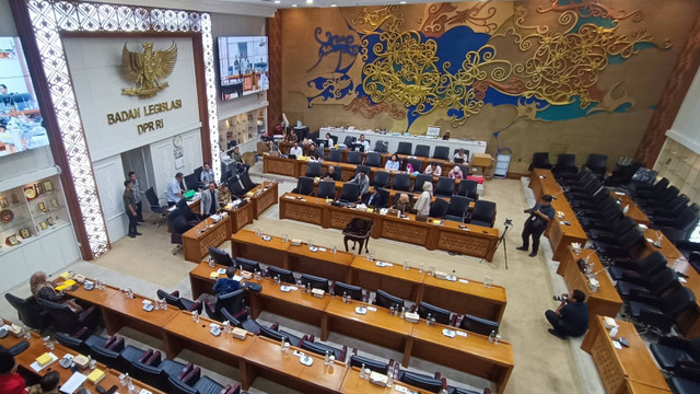 Suasana Rapat Baleg soal Peraturan DPR RI tentang tanda penghargaan bagi Anggota DPR di Kompleks Parlemen, Senayan, Jakarta, Kamis (18/9/2024). Foto: Thomas Bosco/kumparan