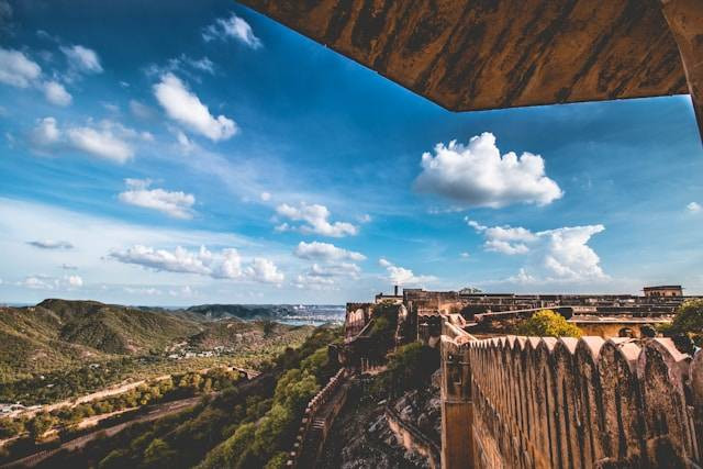 Tempat Wisata di Berga. Foto hanya ilustrasi. Bukan tempat yang sebenarnya. Sumber foto: Unsplash/Shashank