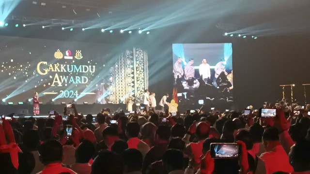 Menko Polhukam Hadi Tjahjanto, Mendagri Tito Karnavian, Ketua Bawaslu Rahmat Bagja dan Ketua KPU Mochammad Afifuddin membuka Gakkumdu Awards 2024 di Beach City International Stadium Ancol, Jakarta Utara, Kamis (19/9/2024). Foto: Fadlan Nuril Fahmi/kumparan