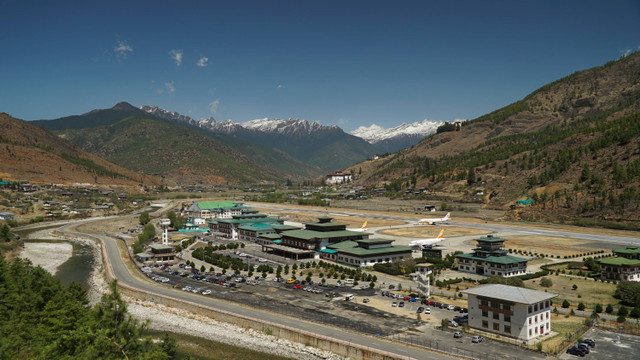  Ilustrasi Bandara Paro di Bhutan. Foto: Shutterstock