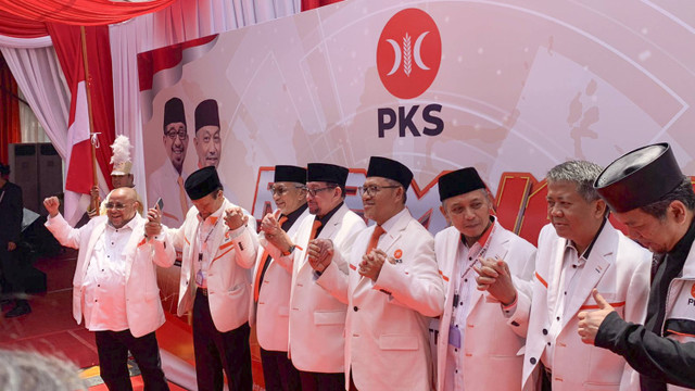 Elite PKS sebelum acara Rapimnas PKS di Kantor DPP PKS, Jakarta, Kamis (19/9/2024). Foto: Luthfi Humam/kumparan