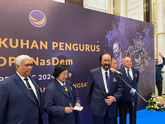 Ketua umum Partai NasDem Surya Paloh ditemui usai pengukuhan Pengurus DPP NasDem di NasDem Tower, Jakarta Pusat pada Kamis (19/9). Foto: Abid Raihan/kumparan