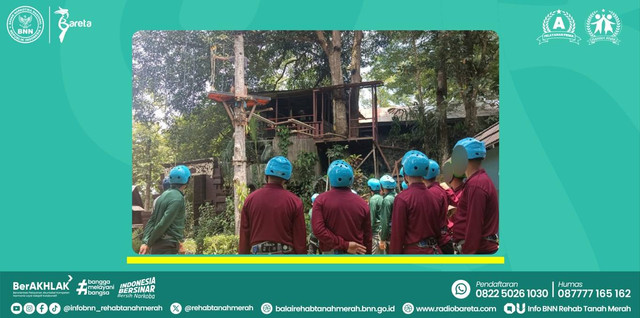 Klien Balai Rehabilitasi BNN Tanah Merah outing di Ladaya Tenggarong