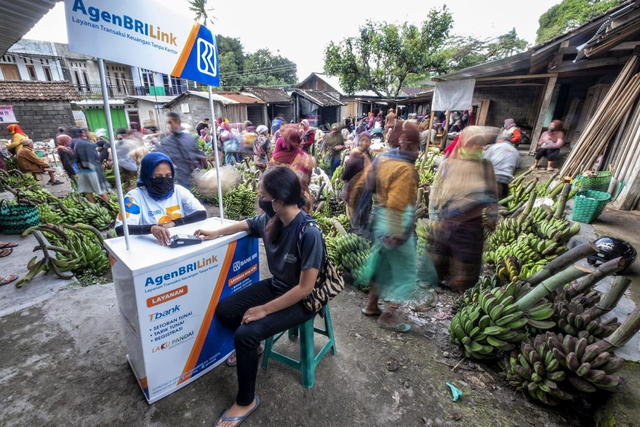 AgenBRILink yang berada di pasar tradisional. Foto: Dok. BRI