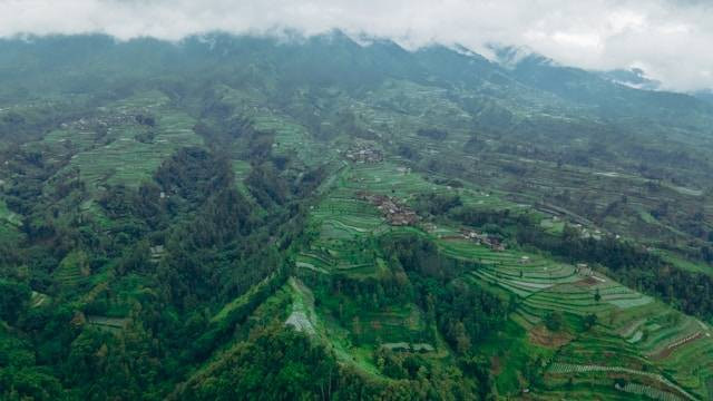 Wisata di Kajoran. Foto Hanya Ilustrasi Bukan Tempat Sebenarnya. Sumber Foto: Unsplash.com/Muhammad Azzam