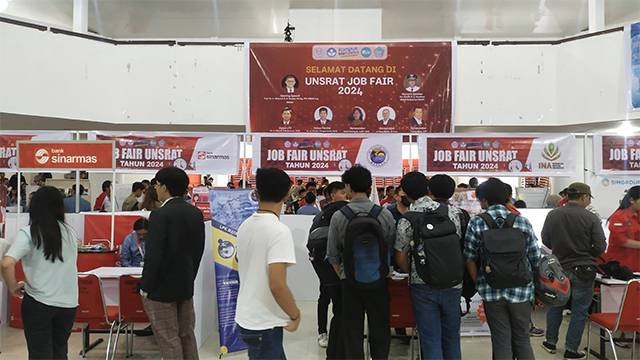 Kegiatan Job Fair yang diselenggaran Universitas Sam Ratulangi (Unsrat) Manado.