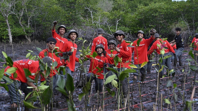 Bakti Lingkungan Djarum Foundation (BLDF) menginisiasi gerakan Siap Sadar Lingkungan (Siap Darling) dengan mengajak kalangan mahasiswa. Foto: Dok. Djarum Foundation