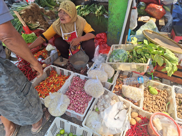  Pedagang sayuran di Pasar Minggu, Jakarta Selatan. Foto: Argya D. Maheswara/kumparan 