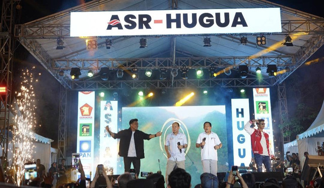 ASR dan Hugua menggelar konser di Kota Baubau.