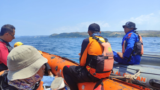 Hari Kelima Proses Pencairan Korban Tenggelam di Pantai Dlodo Oleh Tim Gabungan