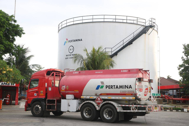 Pertamina Patra Niaga menambah stok BBM di wilayah Lombok dan sekitarnya jelang perhelatan balap Pertamina Grand Prix of Indonesia 2024. Foto: dok Pertamina Patra Niaga