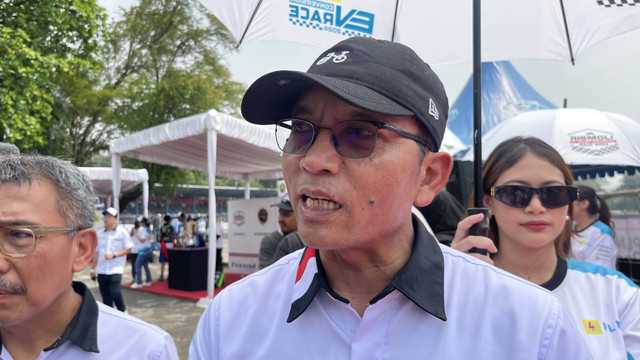 Sekjen Kementerian ESDM Dadan Kusdiana di acara PLN EV Conversion Race 2024 di Sentul International Karting Circuit, Kabupaten Bogor, Jawa Barat Minggu (22/9/2024). Foto: Widya Islamiati/kumparan