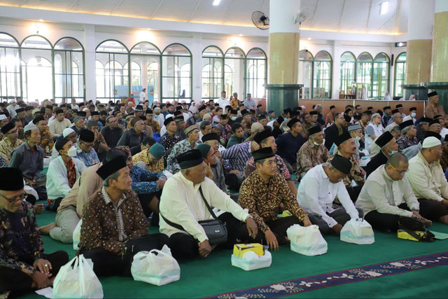 Ribuan calon jemaah asal Sleman lakukan Ta'aruf sebagai persiapan awal berangkat haji. (Foto : Humas Pemkab Sleman)