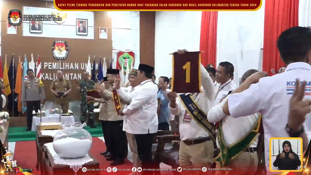 Pengundian dan penetapan nomor urut paslon calon gubernur dan wakil gubernur Pilgub Kalteng 2024. Foto: Youtube/KPU Provinsi Kalimantan Tengah